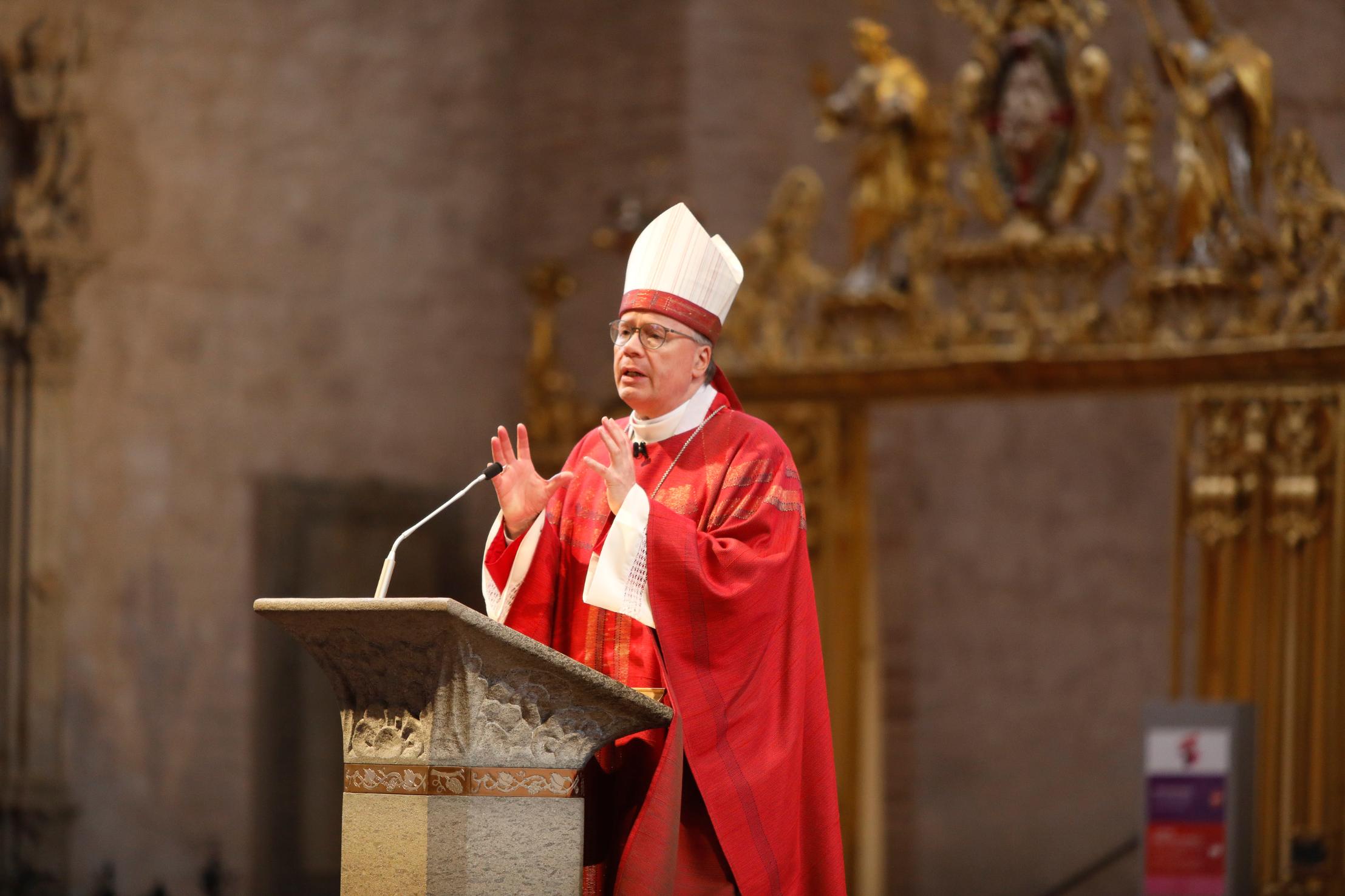 Bischof Ackermann bei der Predigt