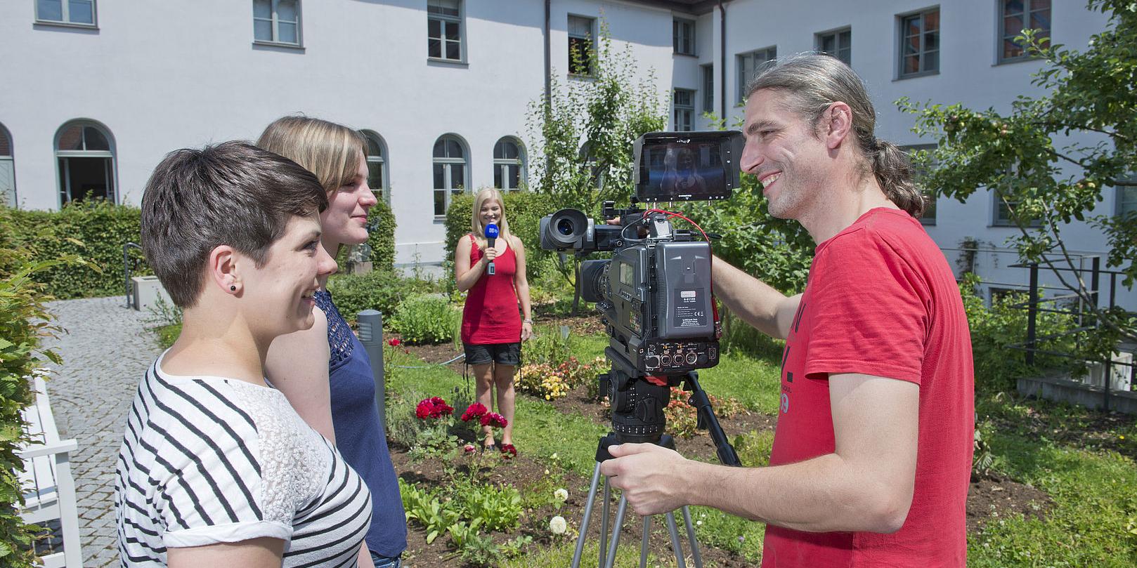 Print, Radio, Fernsehen und Online: Die Ausbildung ist vielfältig.