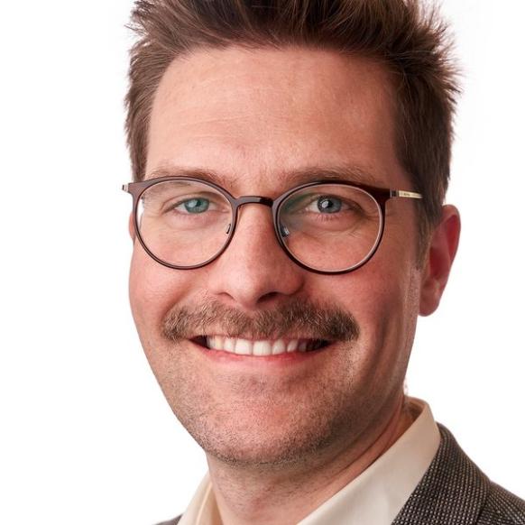 Dr. Dennis Halft