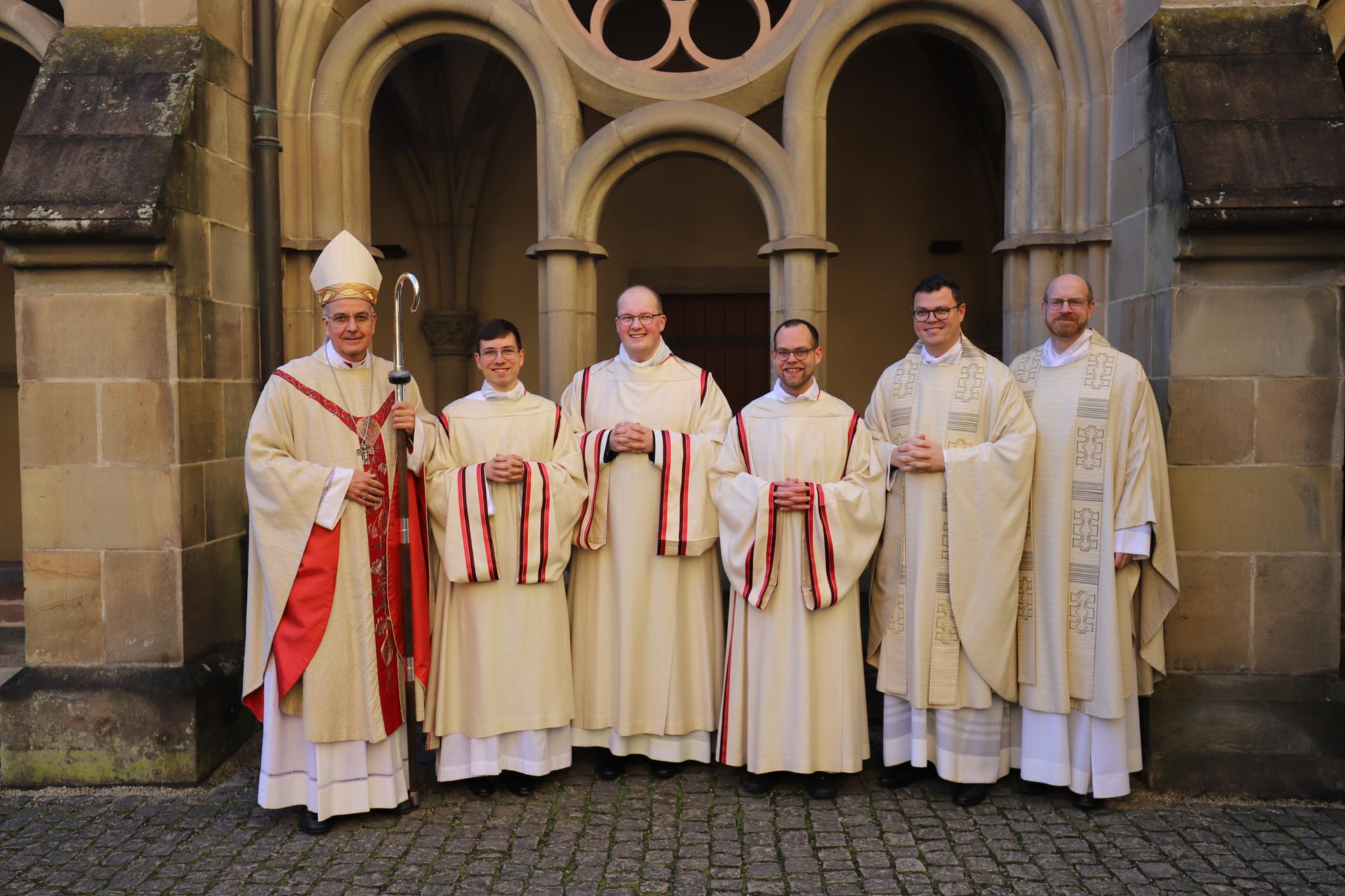 Weihbischof Jörg Michael Peters, Johannes Gold, Heiko Reiner Gaub, Mathias Kremer, Regens Tim  Sturm, Spiritual Jan Lehmann (vlnr.)