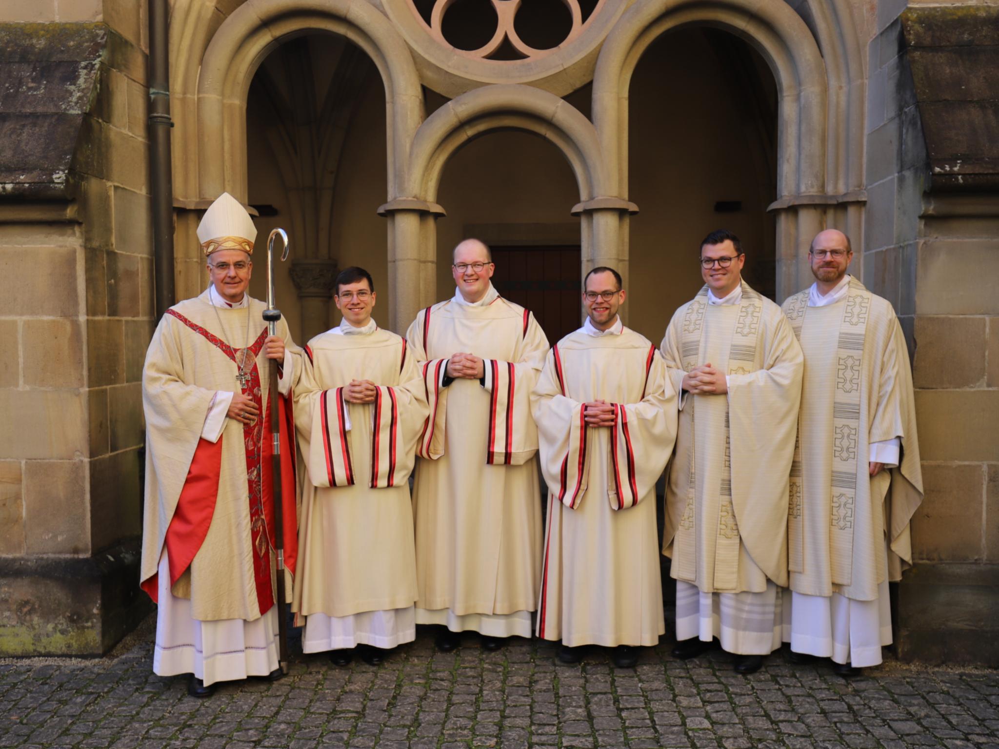Weihbischof Jörg Michael Peters, Johannes Gold, Heiko Reiner Gaub, Mathias Kremer, Regens Tim  Sturm, Spiritual Jan Lehmann (vlnr.)