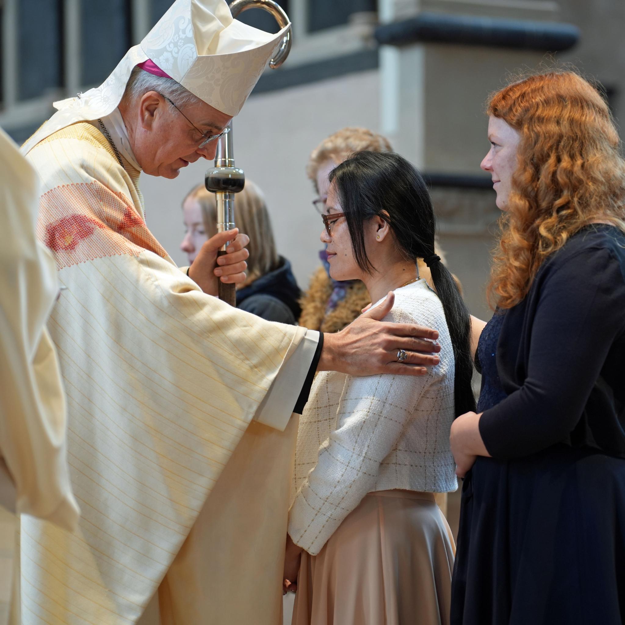 Pontifikalamt mit Erwachsenenfirmung