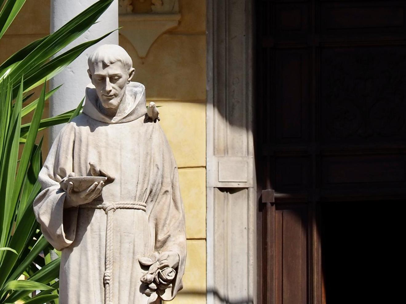 Statue von Franz von Assisi