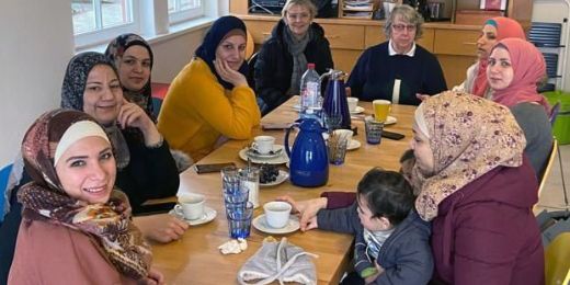 Das erste Treffen der Frauen-Kinder-Gruppe nach der Renovierung (Foto: Caritas)