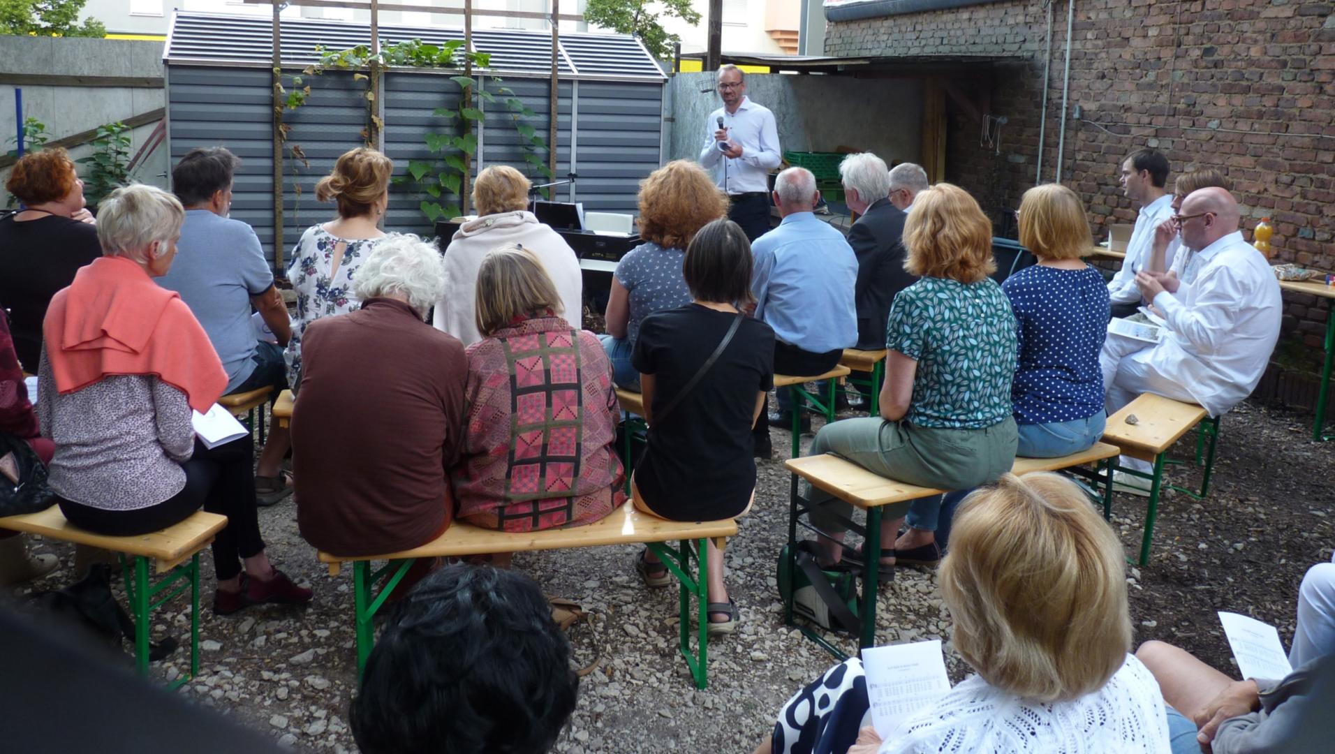 Pfarrer Thomas Mayer von der altkatholischen Kirche predigte zum Thema Schöpfung bewahren. Foto: Oliver Hilt/BIP Saar
