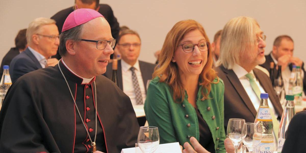 Bischof Dr. Stephan Ackermann mit Staatsministerin Sabine Bätzing-Lichtenthäler beim St. Martins-Empfang des Katholischen Büros Mainz am 21. November 2019. Foto: Alexander Matschak, Bistum Mainz