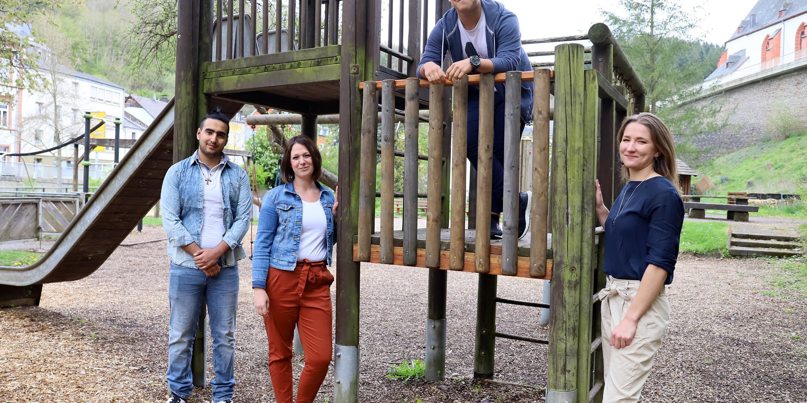 Eine Gruppe aus Neuerburg in der Eifel möchte den örtlichen Spielplatz ausbessern und farbenfroher gestalten.