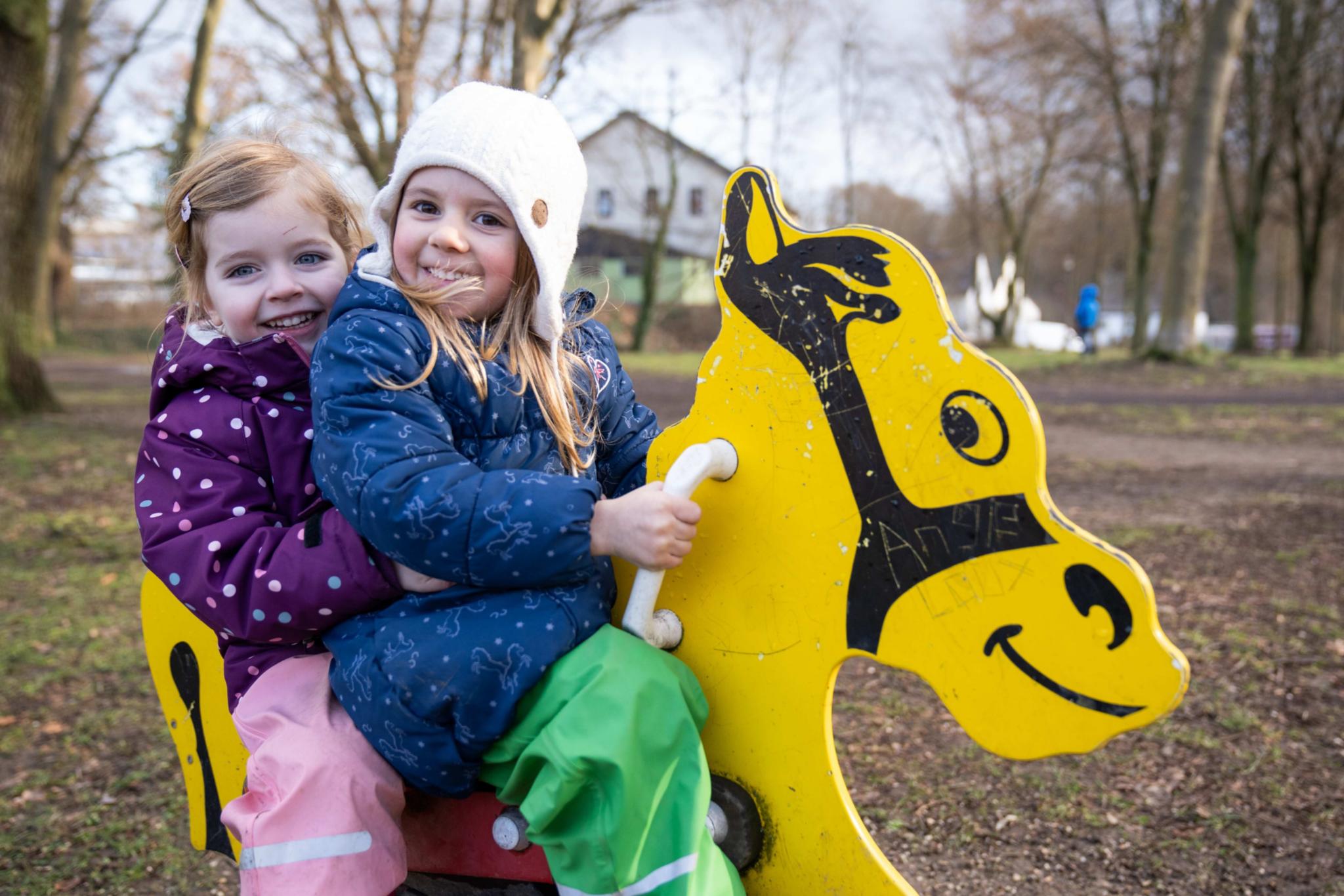 Kinder der Kita St. Willibrord in Plaidt. Die Einrichtung belegte einen der dritten Plätze. Foto: DKJS/Jakob Erlenmeyer & Nikolaus Götz