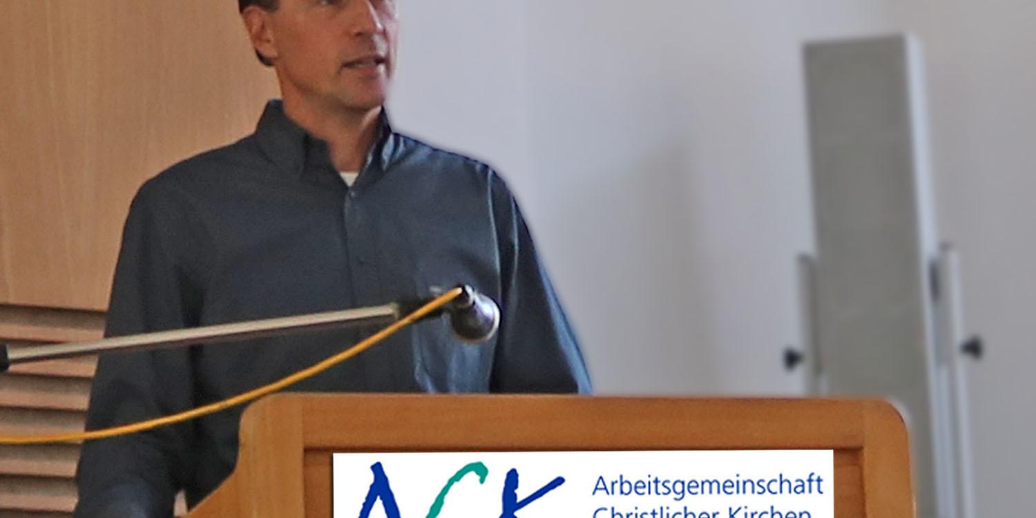Klaus Fischer bei seinem Vortrag über Fakten und alternative Fakten zum Klimawandel.