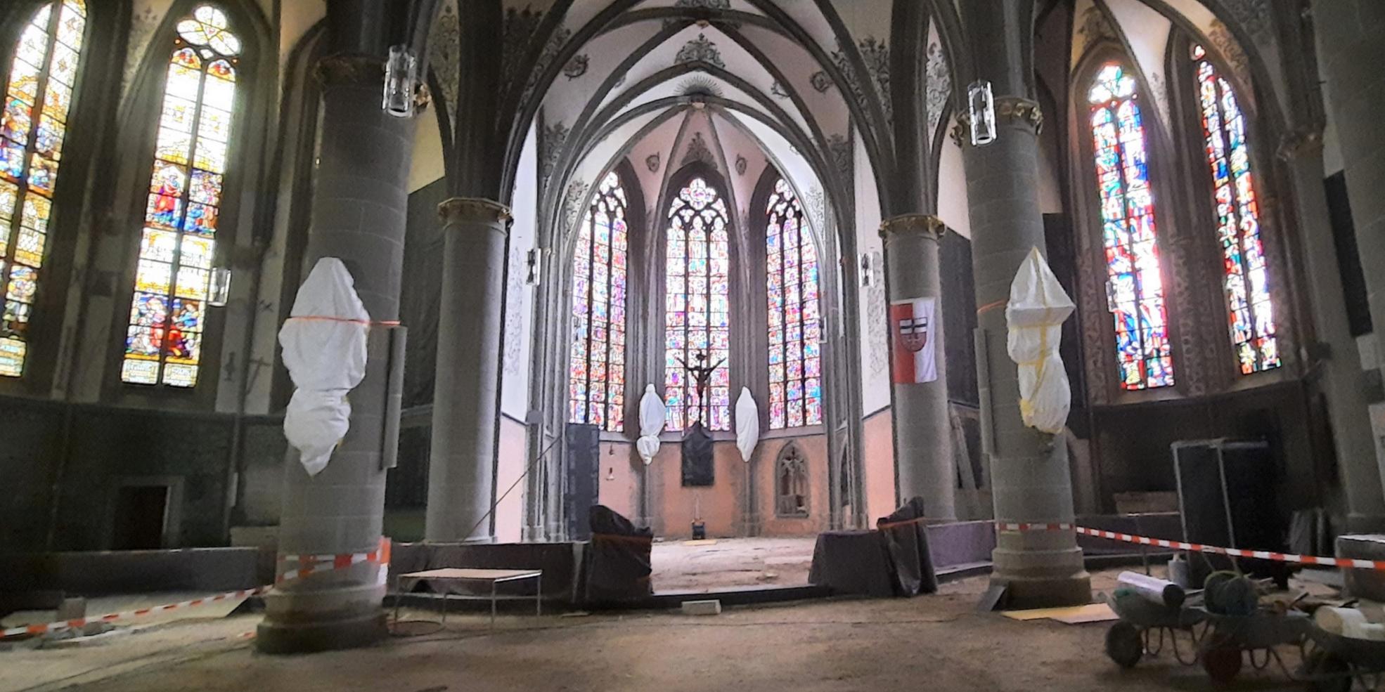 Das Innere der Laurentiuskirche in Ahrweiler. Foto: Katholische Hörfunk- und Fernseharbeit Bonn