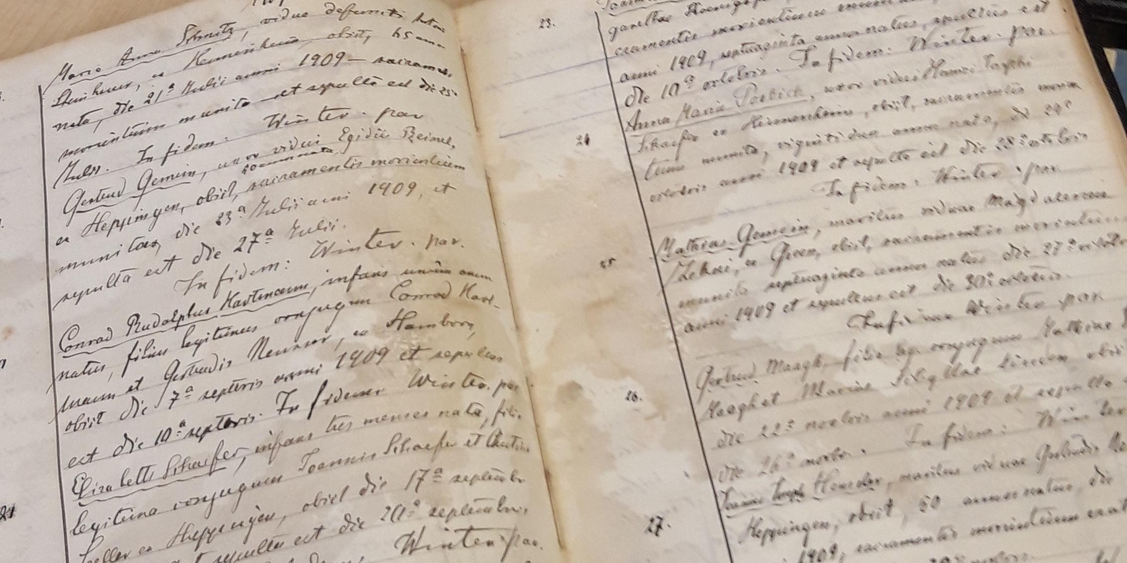 Amtsbücher sind wichtige Schriftgüter für die Nachwelt. Foto: Bistumsarchiv Trier