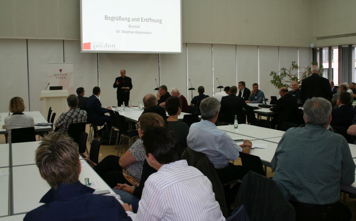 Bischof Ackermann sprach am Beginn und am Ende des Treffens.