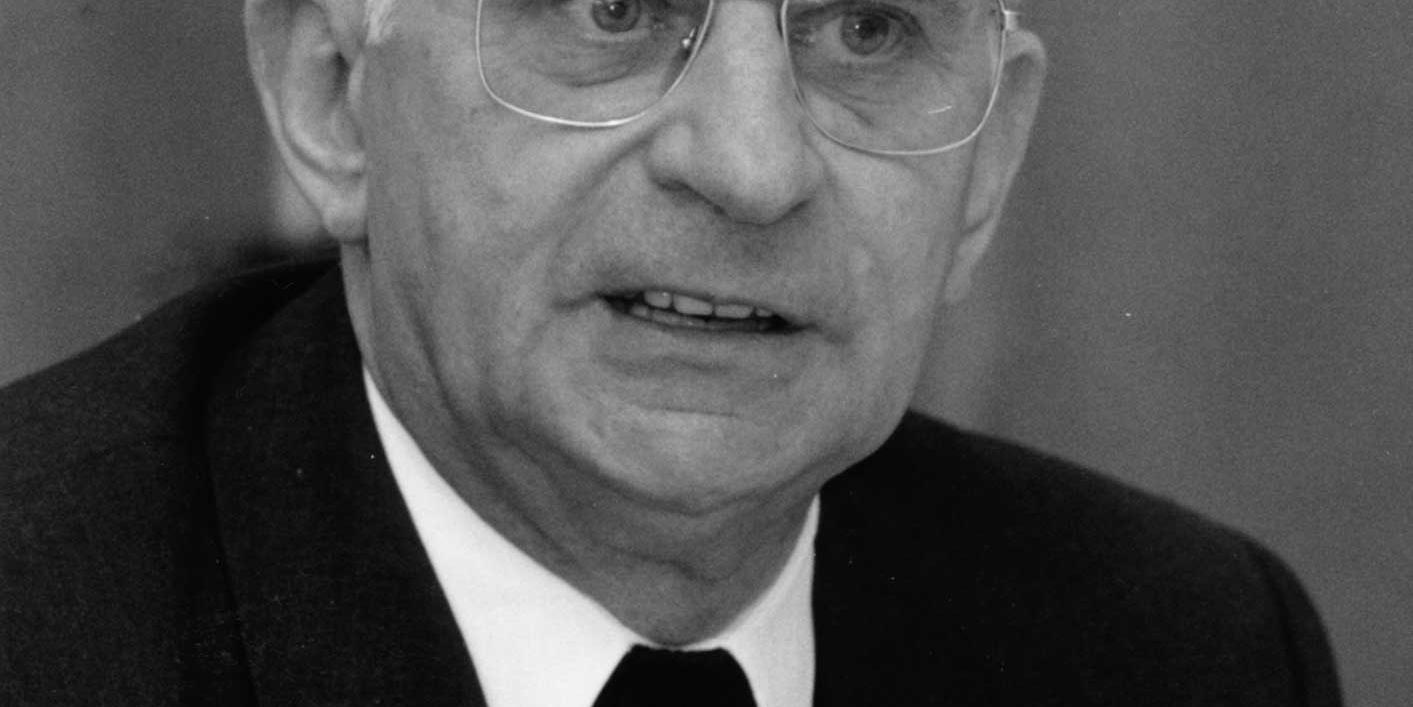 Erich Aretz