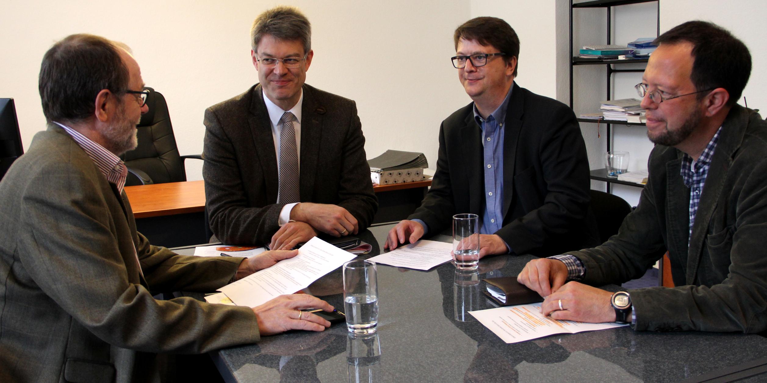 V.l.n.r.: Peter Nilles, Leiter der Arbeitsstelle Soziale Lerndienste im Bistum Trier; Patrick Schnieder, MdB (CDU); Hans-Josef Börsch, Marienhaus Holding; Prof. Marc-Ansgar Seibel, SoFiA e.V.