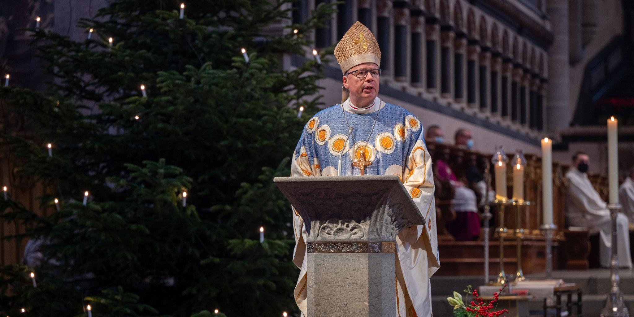 Bischof Ackermann predigt an Weihnachten im Trierer Dom (Archivfoto von 2021; Quelle: H. Tittel)