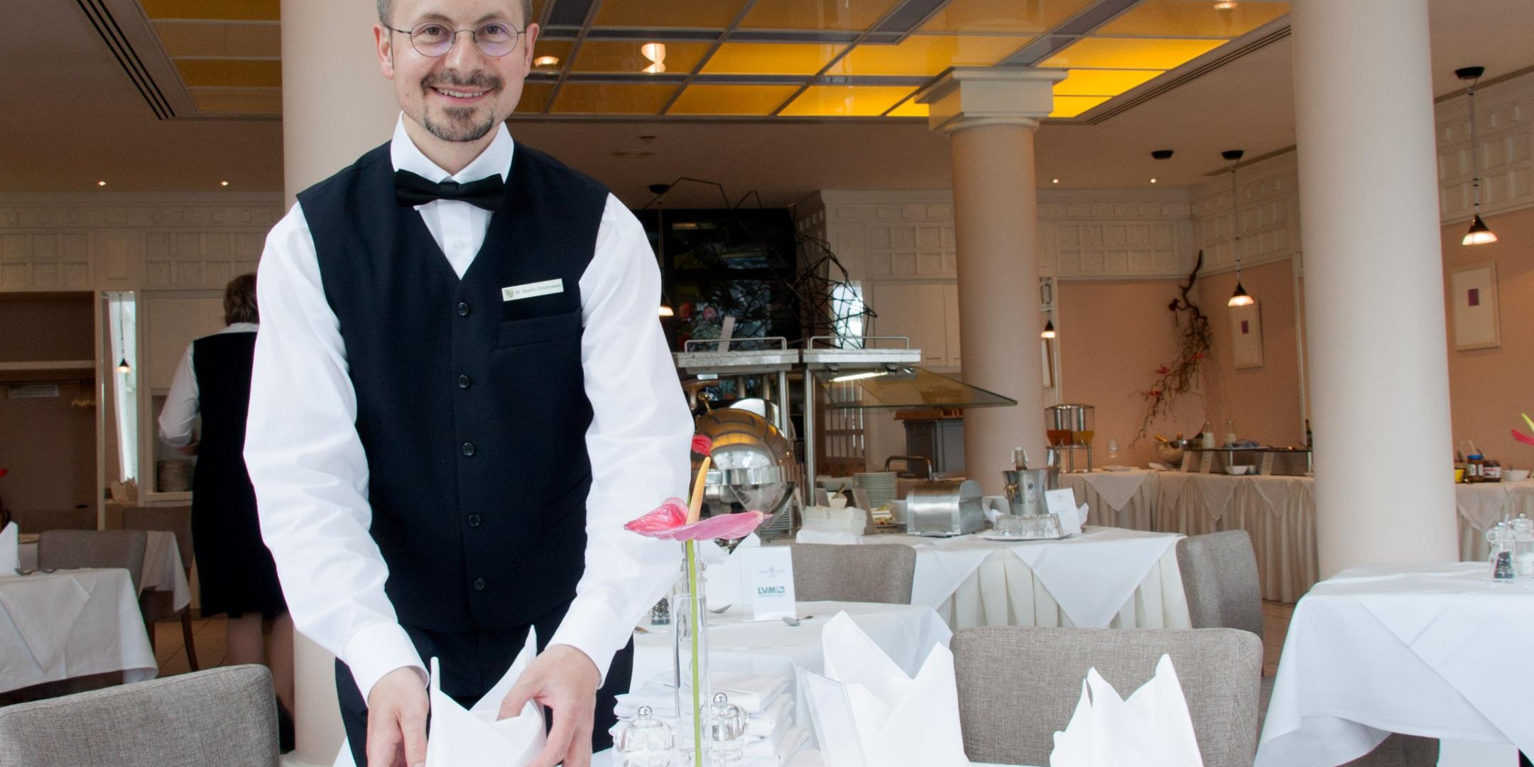 Martin Grochowski von den Barmherzigen Brüdern arbeitet im Seehotel Maria Laach.