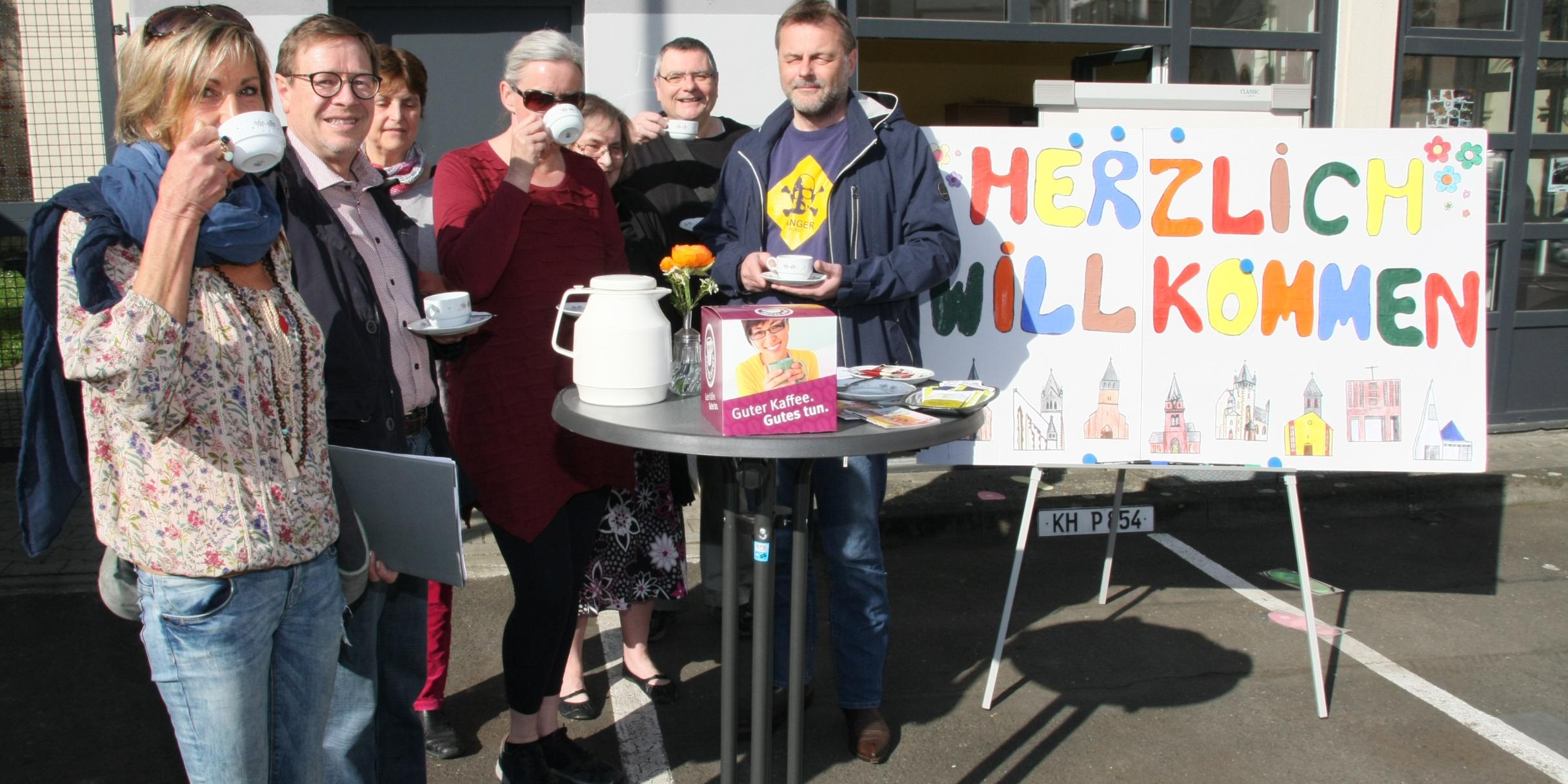 Einen leckeren Kaffee in der Sonne genießen und etwas Gutes tun: Die Misereor-Coffee-Stop-Aktion.