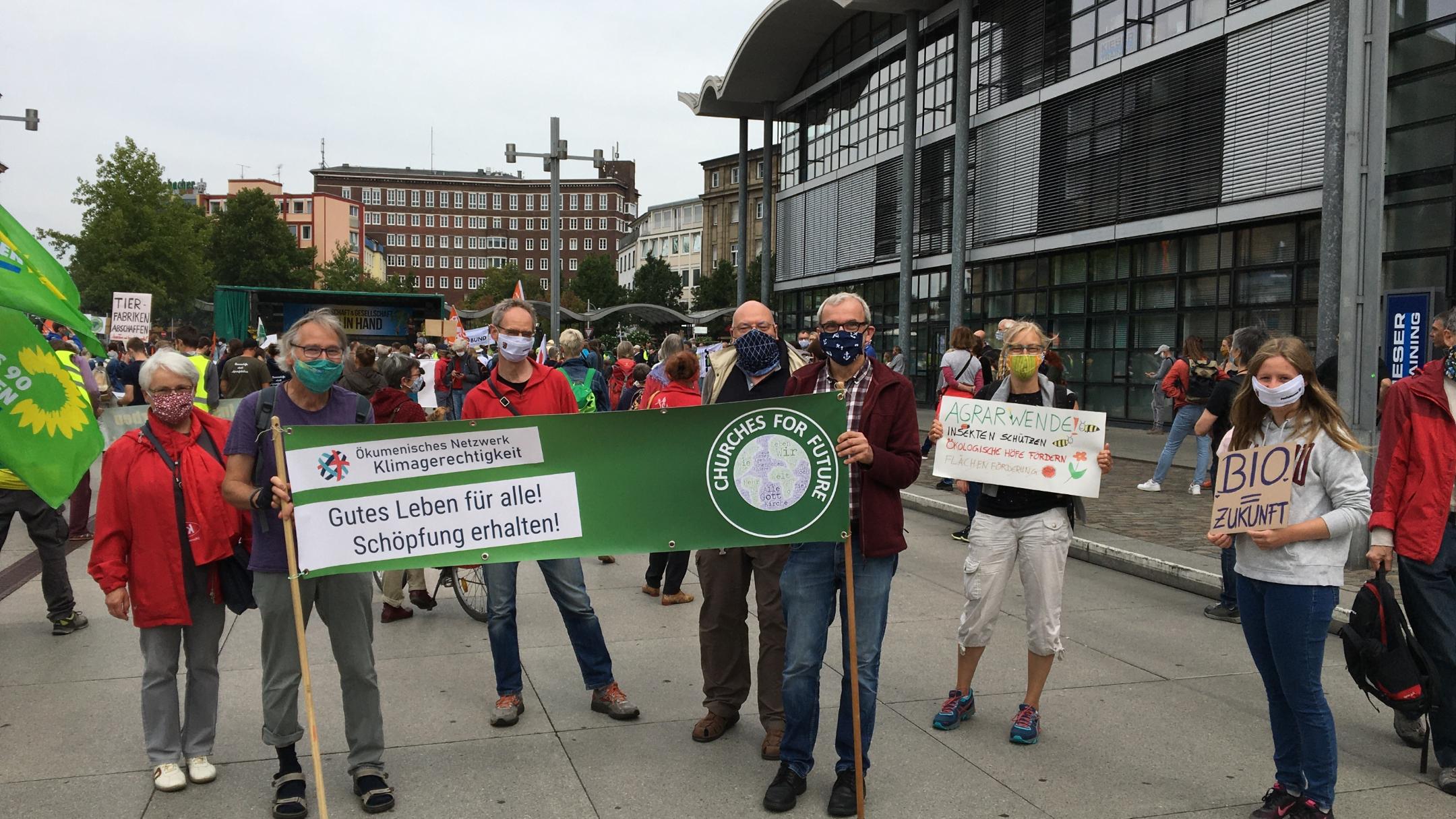Kirchliche Vertreterinnen und Vertreter bei der Demo in Koblenz.