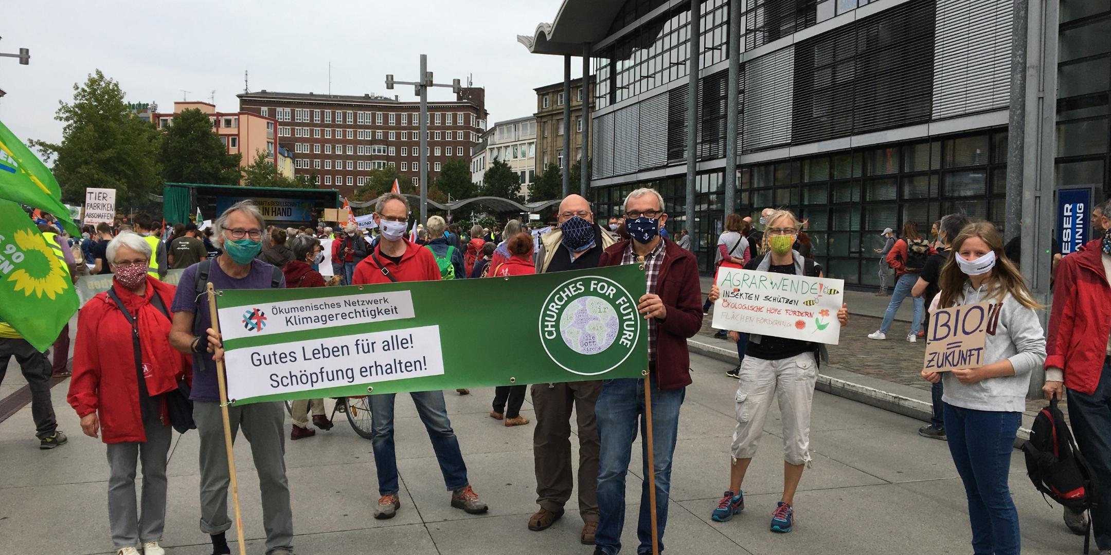 Kirchliche Vertreterinnen und Vertreter bei der Demo in Koblenz.
