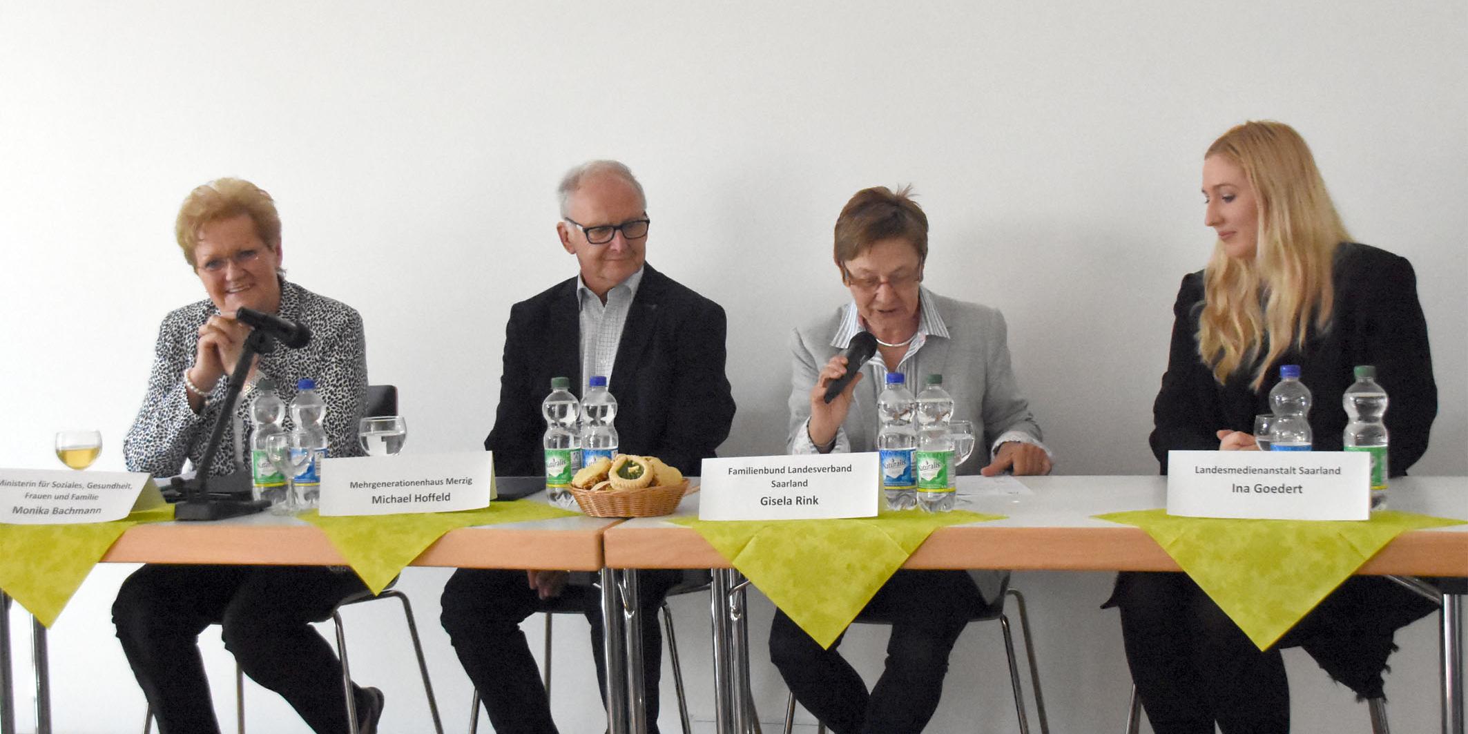 Es diskutierten (vlnr.) Ministerin Monika Bachmann, Michael Hoffeld, Gisela Rink und Ina Goedert