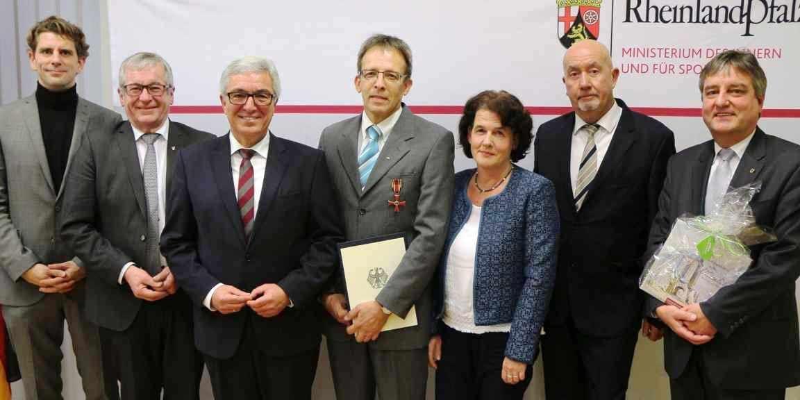 Landrat Dr. Marlon Bröhr, Vizepräsident des Landtages Hand-Josef Bracht, Innenminister Roger Lewentz, Volker Monnerjahn, Michaela Monnerjahn, Bgm. Thomas Bungert (VG), Bgm. Jürgen Port (Stadt Oberwesel)