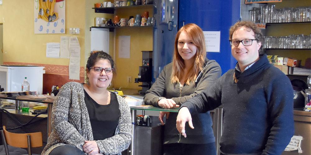Das neue Team des Café Exodus: vlnr. Hannan Chalabi, Nora Blindauer und der neue Leiter Maximilian Schmitt