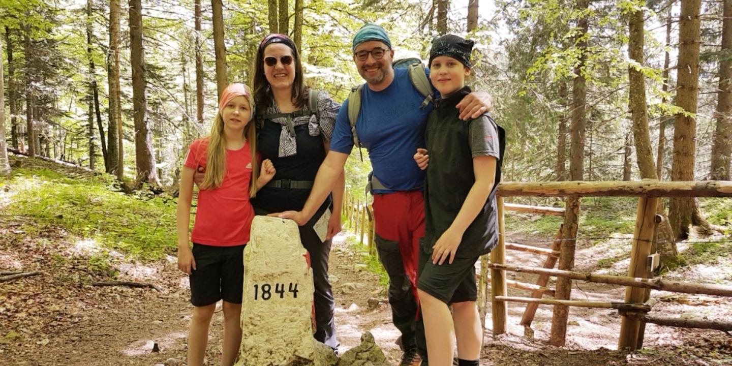 Neben Einzelpersonen und Wandergruppen beteiligten sich auch viele Familien an der Aktion. Fotos: privat