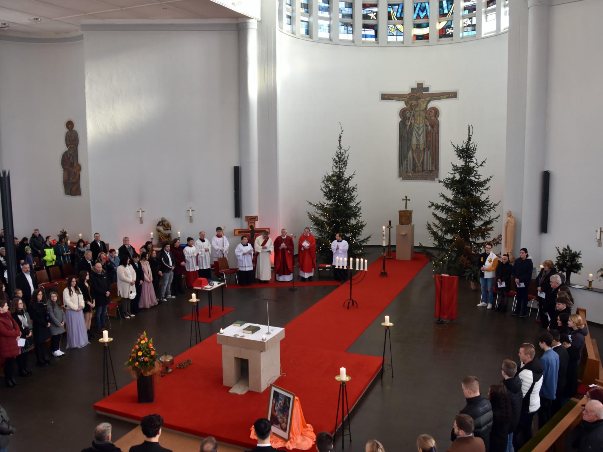 Firmung am 21. Januar 2023 in der Kirche Schmerzhafte Mutter in Fürstenhausen. Foto: uk