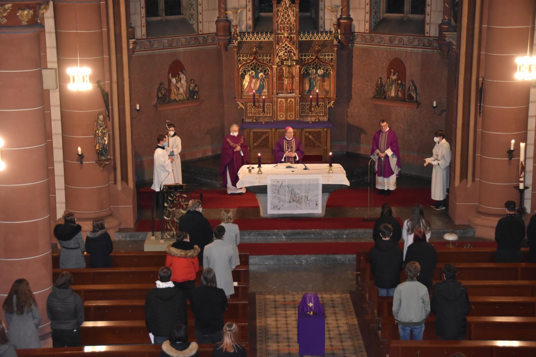 Firmgottesdienst mit Bischof Ackermann in Merzig-Hilbringen. Foto: uk