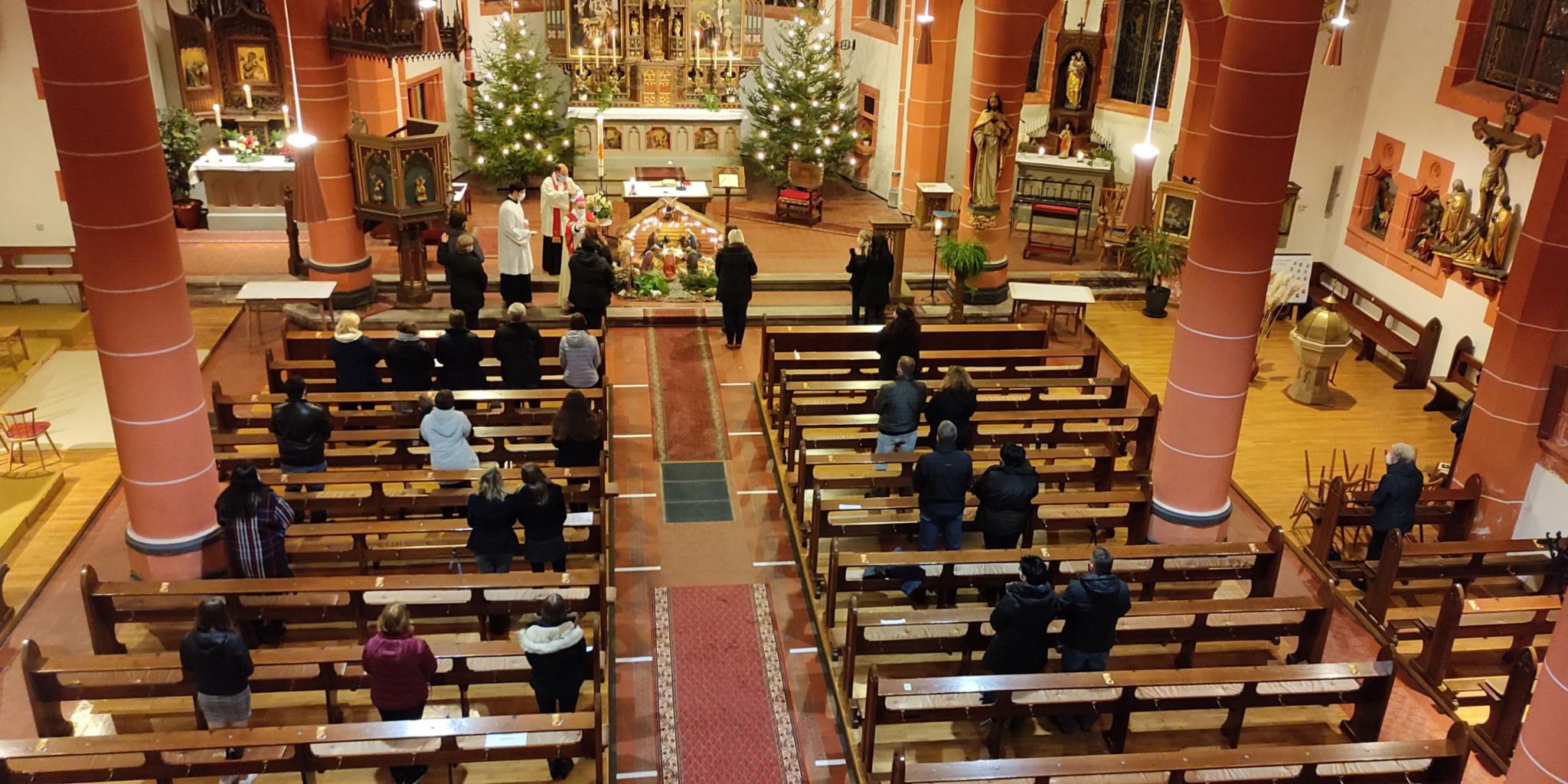 Firmung mit Weihbischof Robert Brahm in St. Hubertus/Nonnweiler. (Foto: PG Nonnweiler)