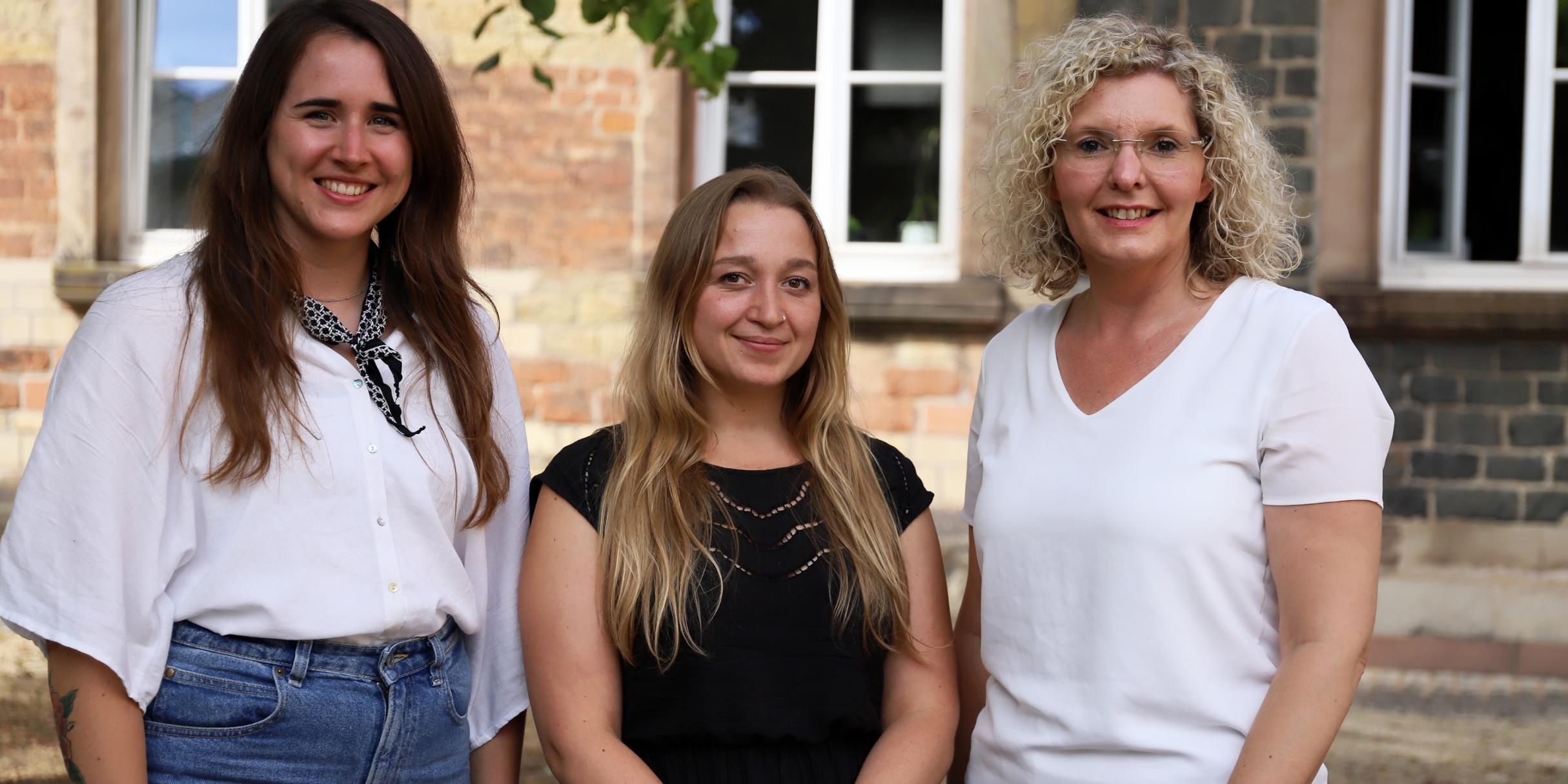 vlnr. Rachel Thull,,Katharina Schettle und Dagmar Meyer (Foto: Simone Bastreri/Bistum Trier)