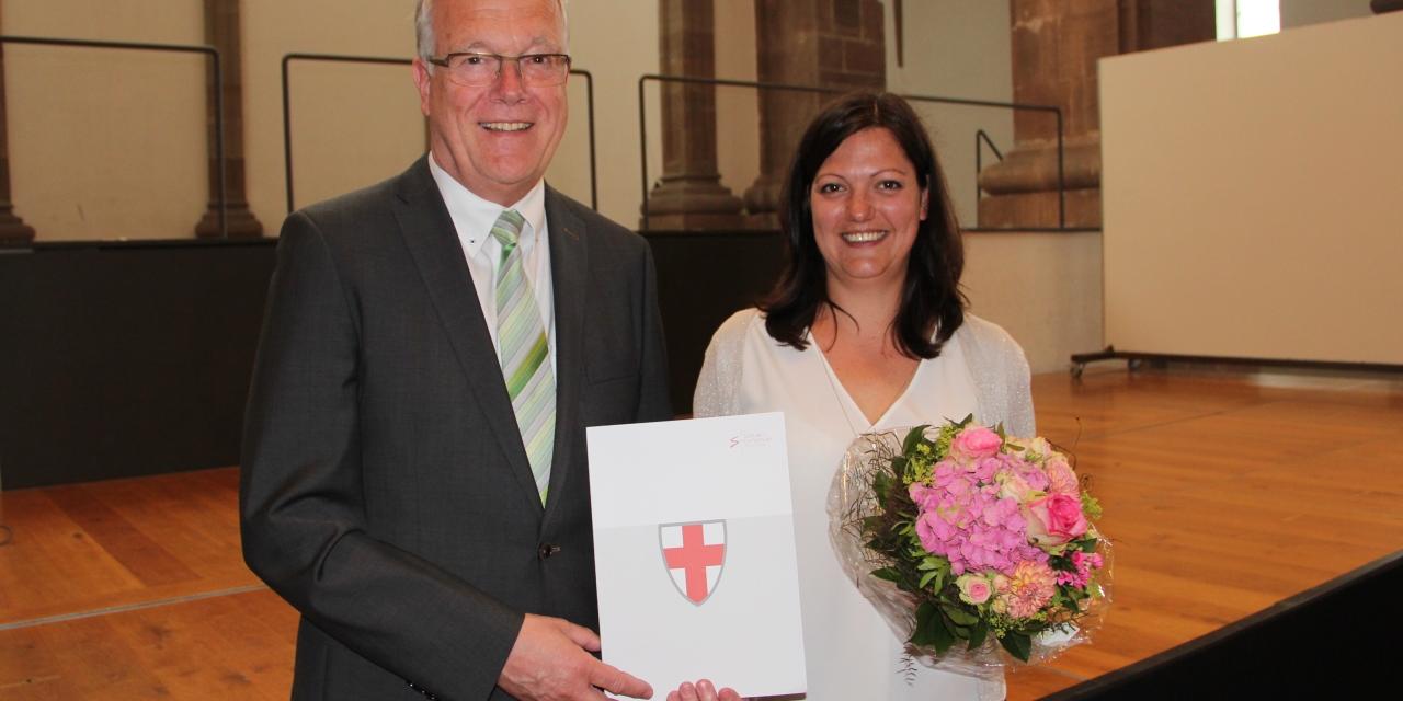 Wolfgang Müller mit der neuen Leiterin Johanna Neuhaus