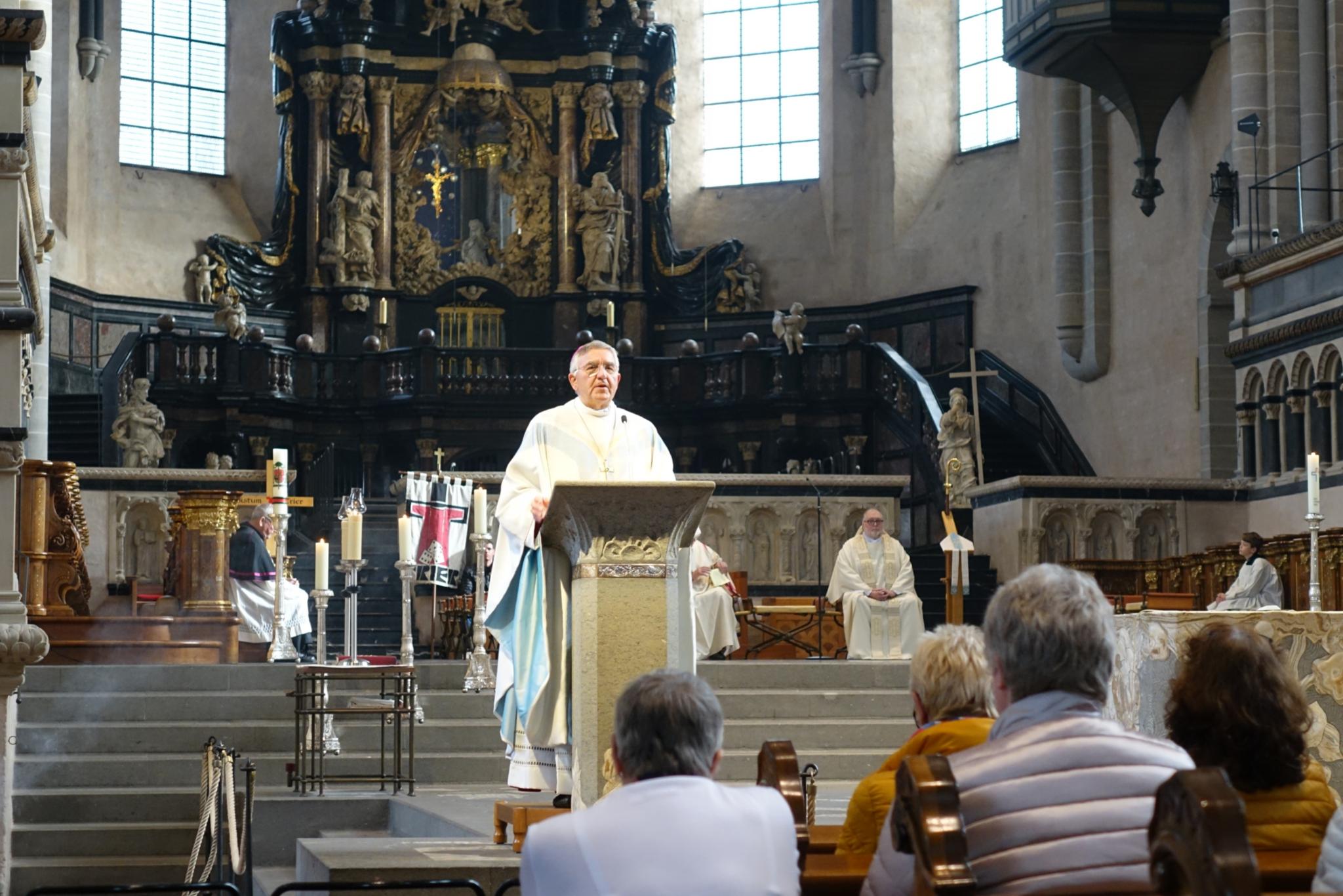 Weihbischof Gebert predigt im Trierer Dom