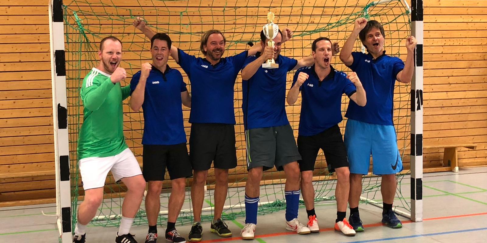 So sehen Sieger aus: Die Mannschaft der Alfred-Delp-Schule in Hargesheim.