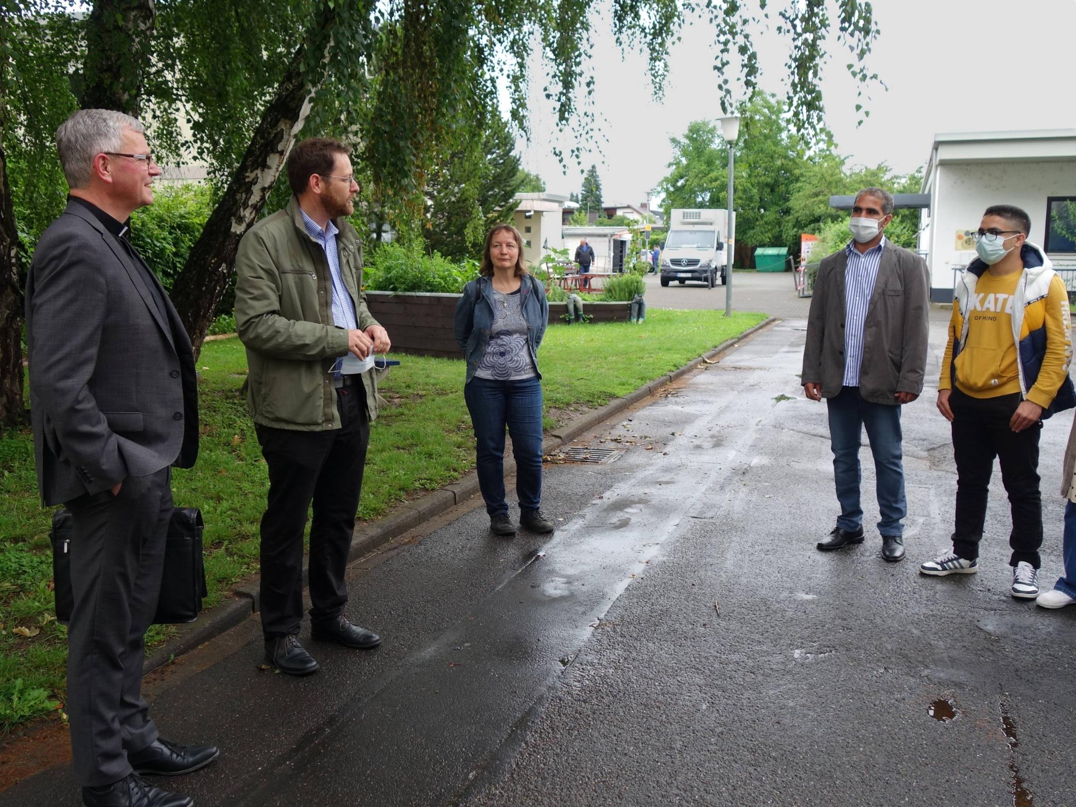 Die Familie Kanaan (rechts) hat eine enge Verbindung zur Gemeinde. Foto: Julia Fröder