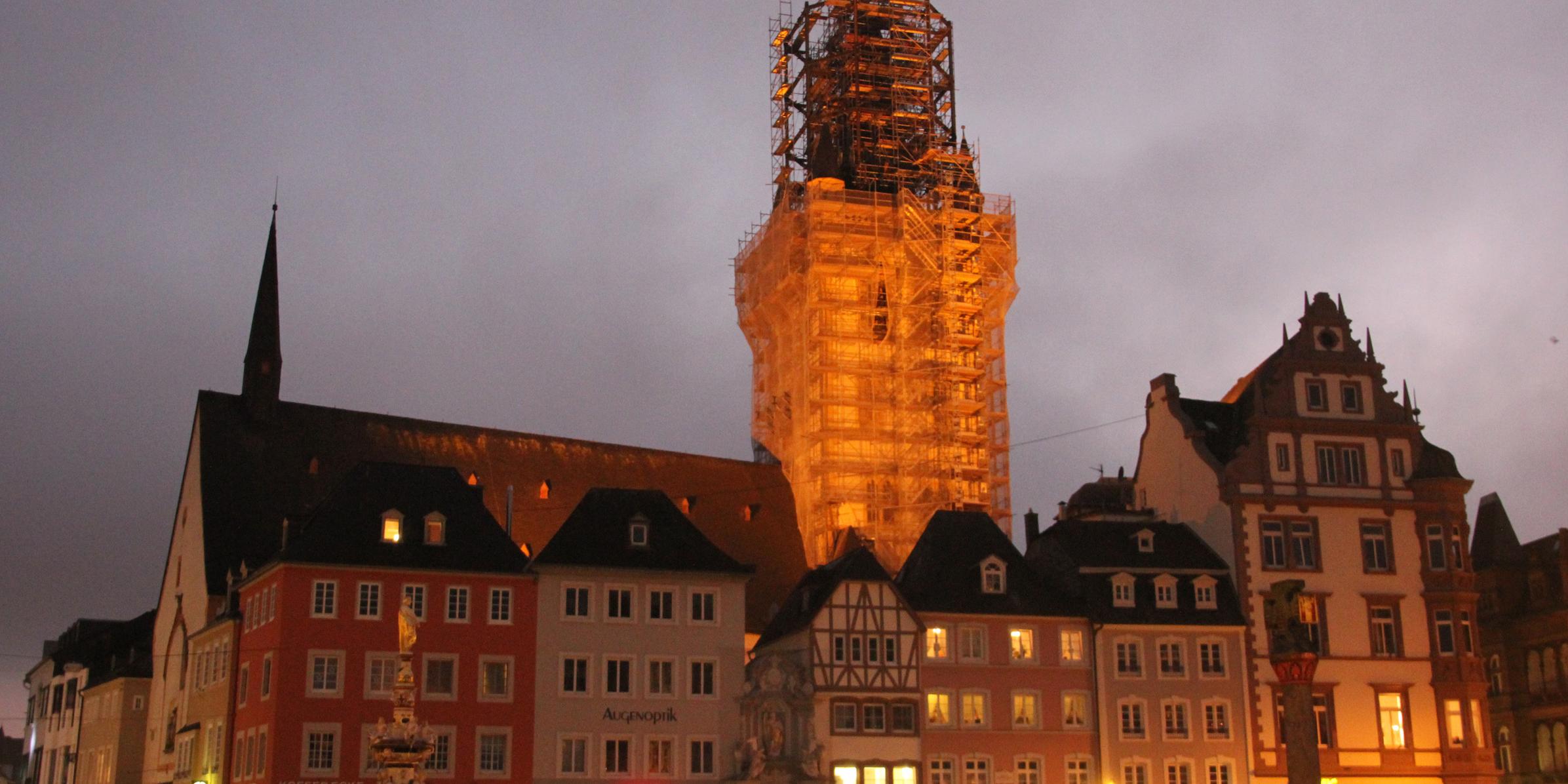 '24 Stunden für Gott' findet in der Trierer Marktkirche St. Gangolf statt.