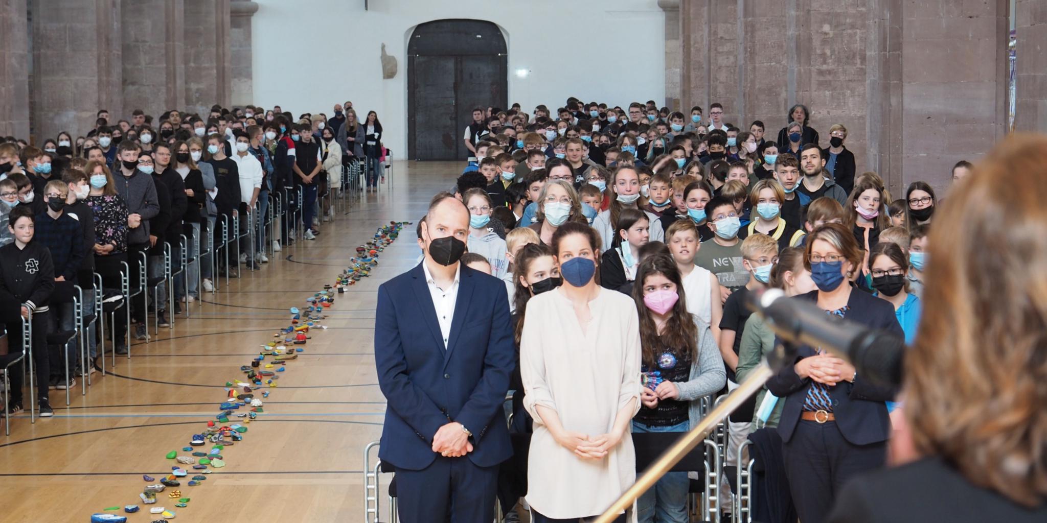 Bis auf den letzten Platz gefüllt ist die ehemalige Abteikirche St. Maximin. (Foto: Stefan Endres/Bistum Trier)