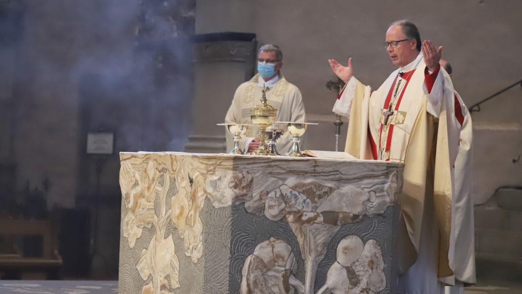 Bischof Ackermann feiert an Gründonnerstag Gottesdienst im Trierer Dom.