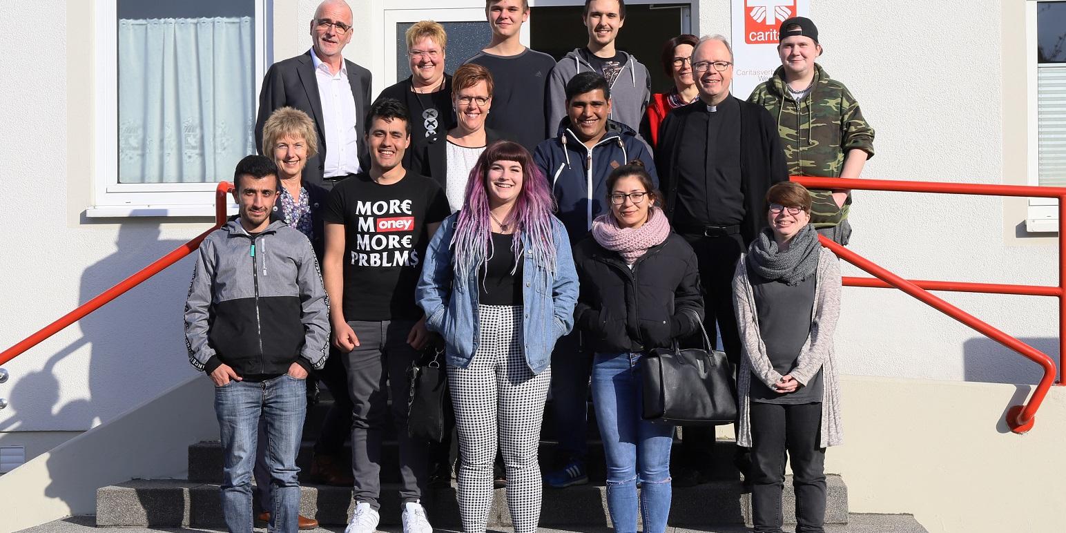 Die Gruppe zusammen mit Bischof Ackermann