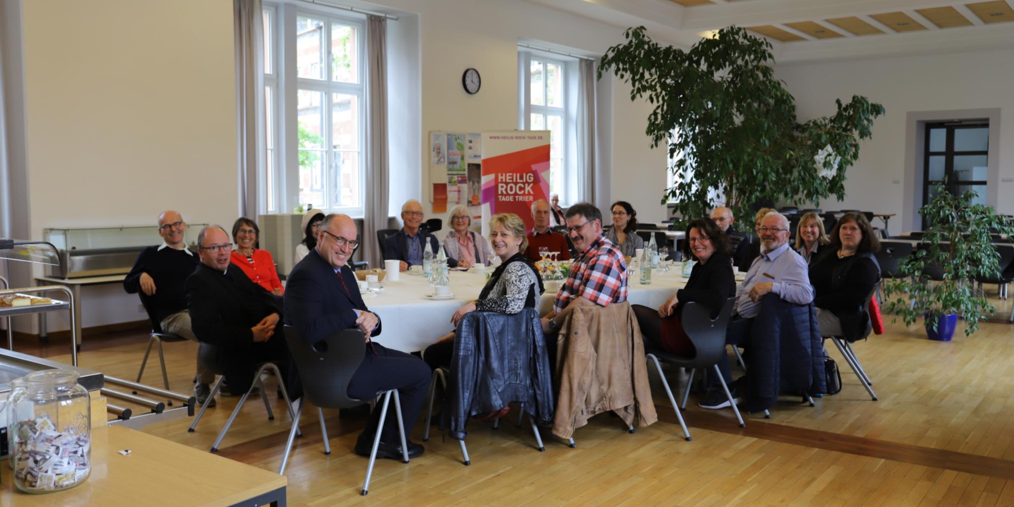 Das 'Erzählcafé' in der Cafeteria des Generalvikariates