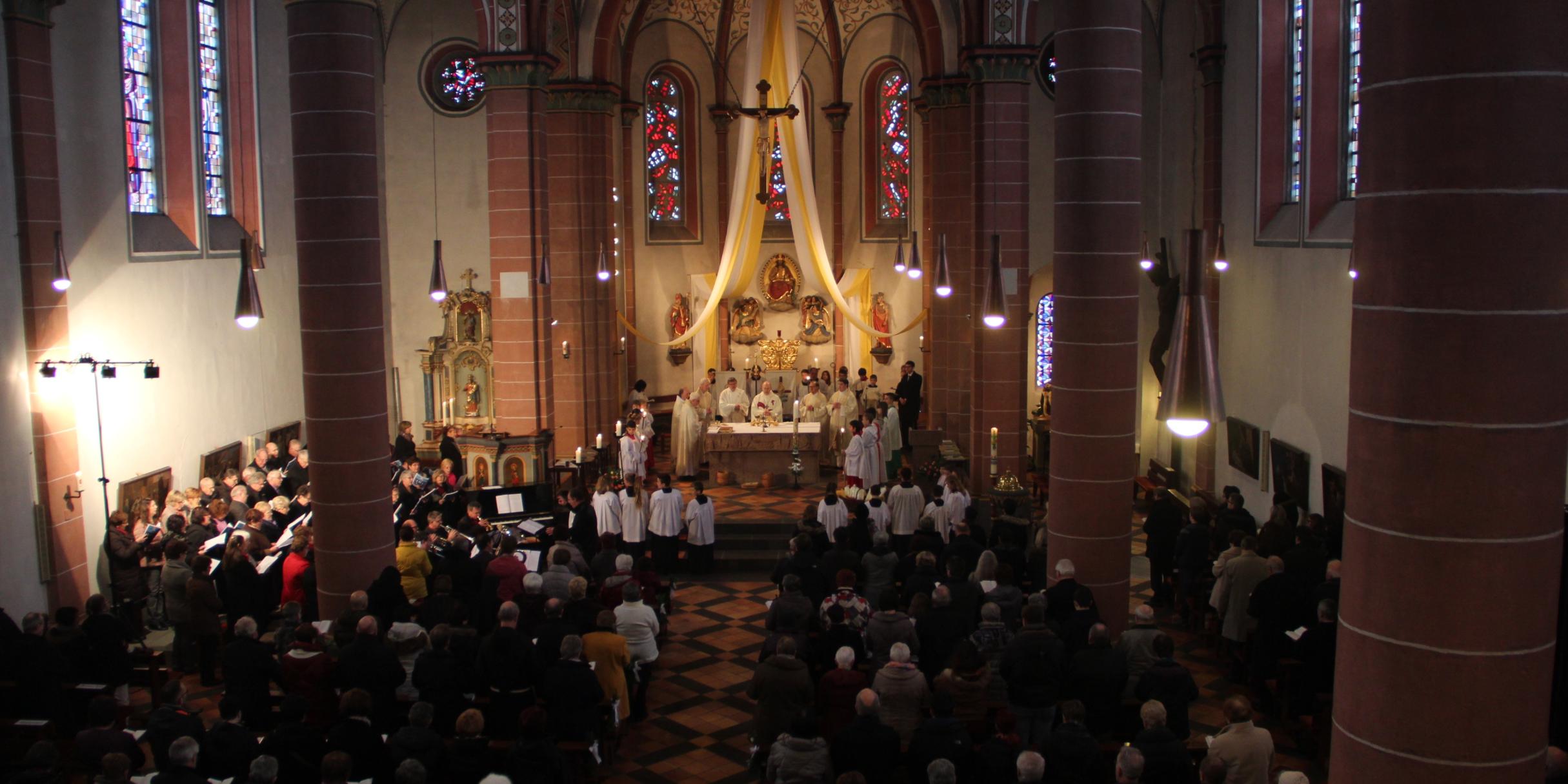 Über 400 Gottesdiestbesucher waren zum Abschluss der Festwoche nach Hermeskeil gekommen.