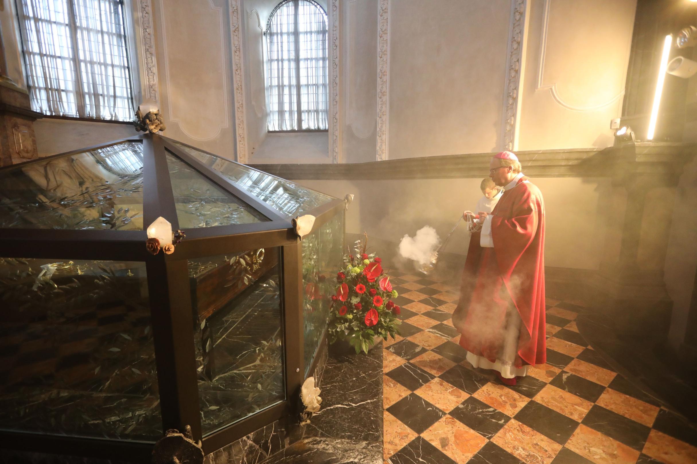 Statio in der Heilig-Rock-Kapelle