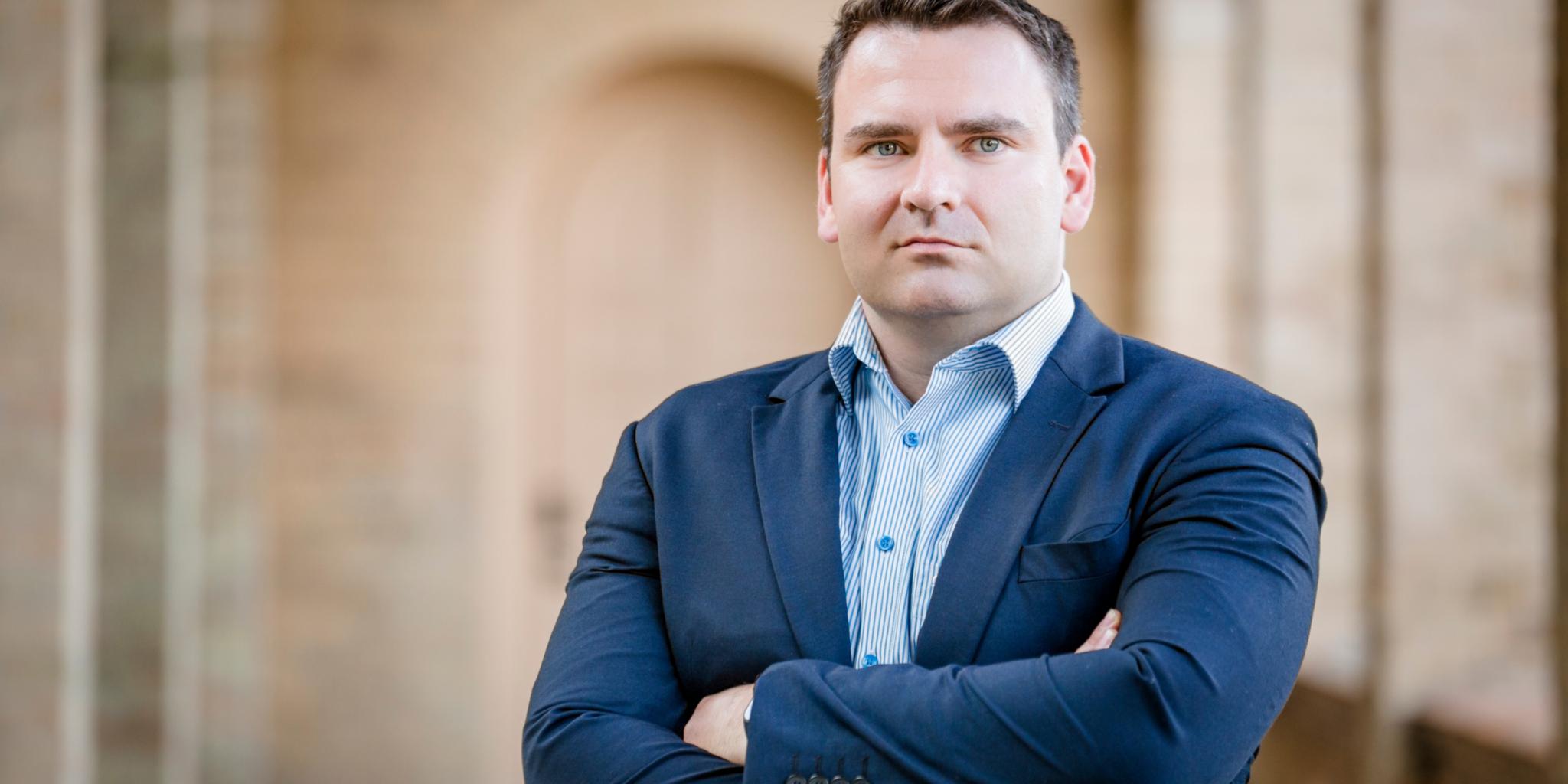Thomas-Gabriel Rüdiger ist Cyberkriminologe am Institut für Polizeiwissenschaft der Fachhochschule der Polizei des Landes Brandenburg.