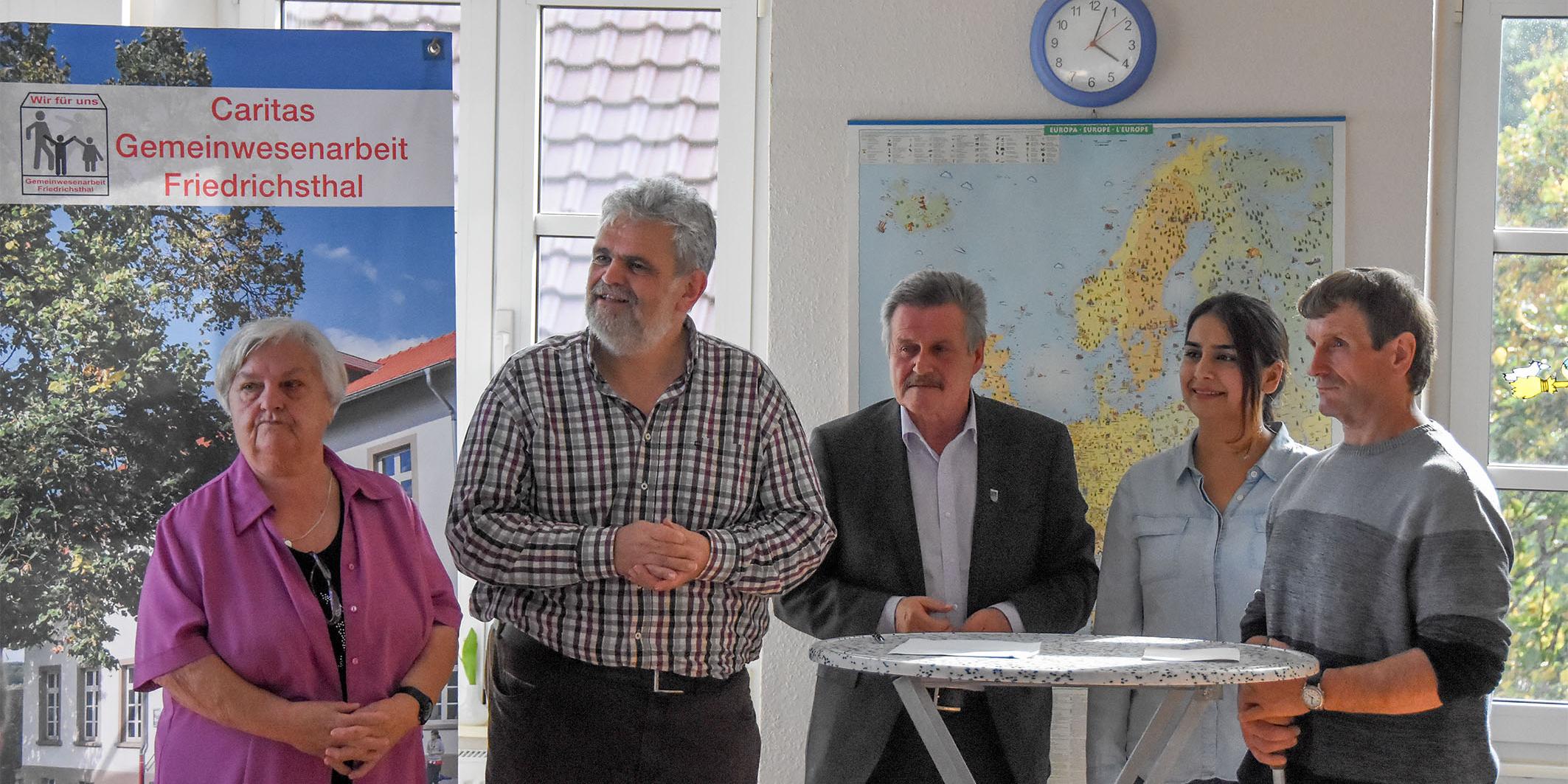 (vlnr): Elisabeth Junk, Werner Hubertus, Bürgermeister Rolf Schultheis, Mahabad Habash, Rainer Engbarth