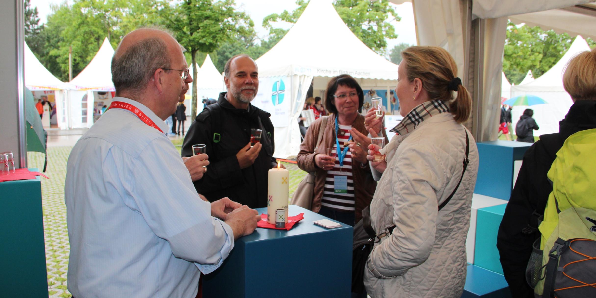 Gespräche am Stand (hier 2016 in Leipzig)