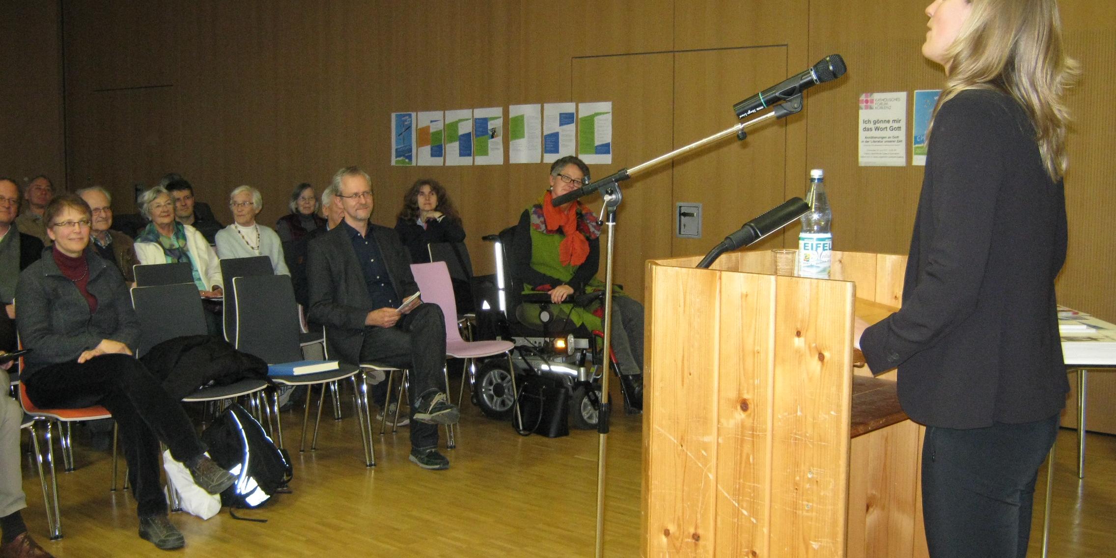 Referentin Verena Hammes beim Katholischen Forum Koblenz