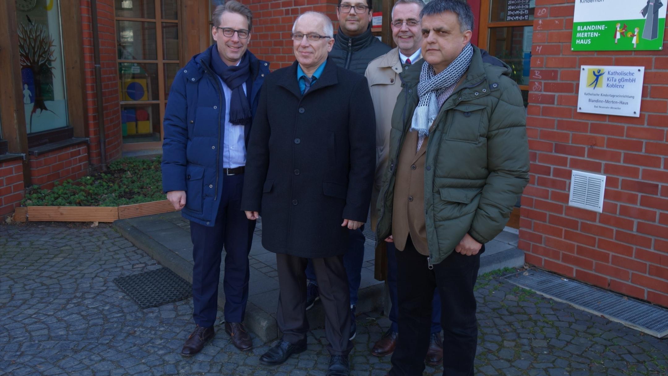 David Bongart, Michael Wolter, Jürgen Ritter, Dr. Thomas Fößel und Pfarrer Peter Dörrenbächer (v. links) vom Förderverein.