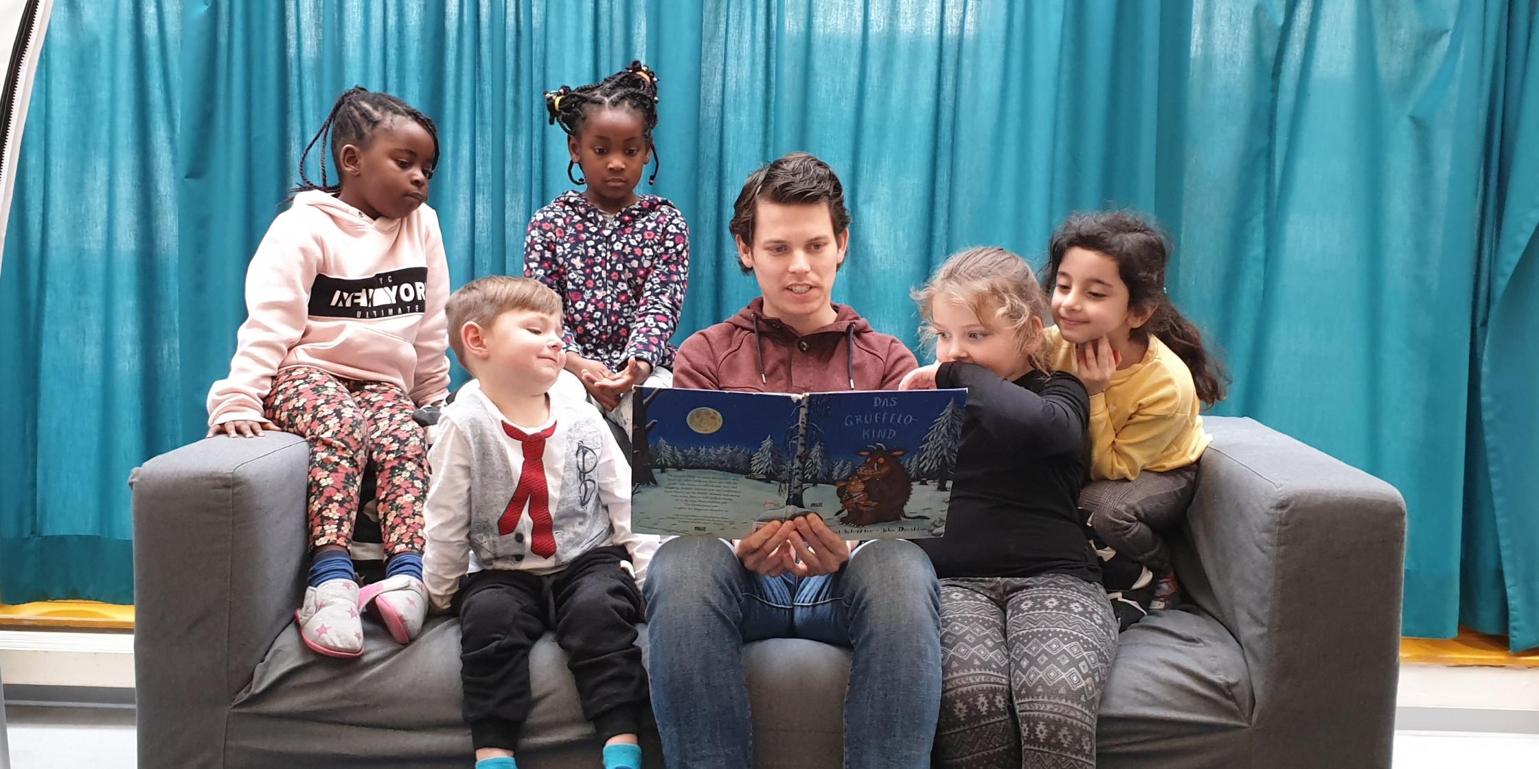 Christian Kunz und sein Team legen viel Wert auf Sprache und Lesen. Deshalb nahm die Einrichtung auch beim Bundesprojekt 'Sprachkitas' teil.