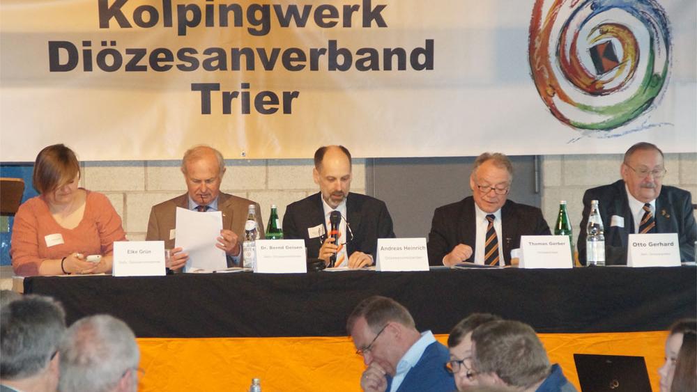 Das Tagungspräsidium in Saarbrücken