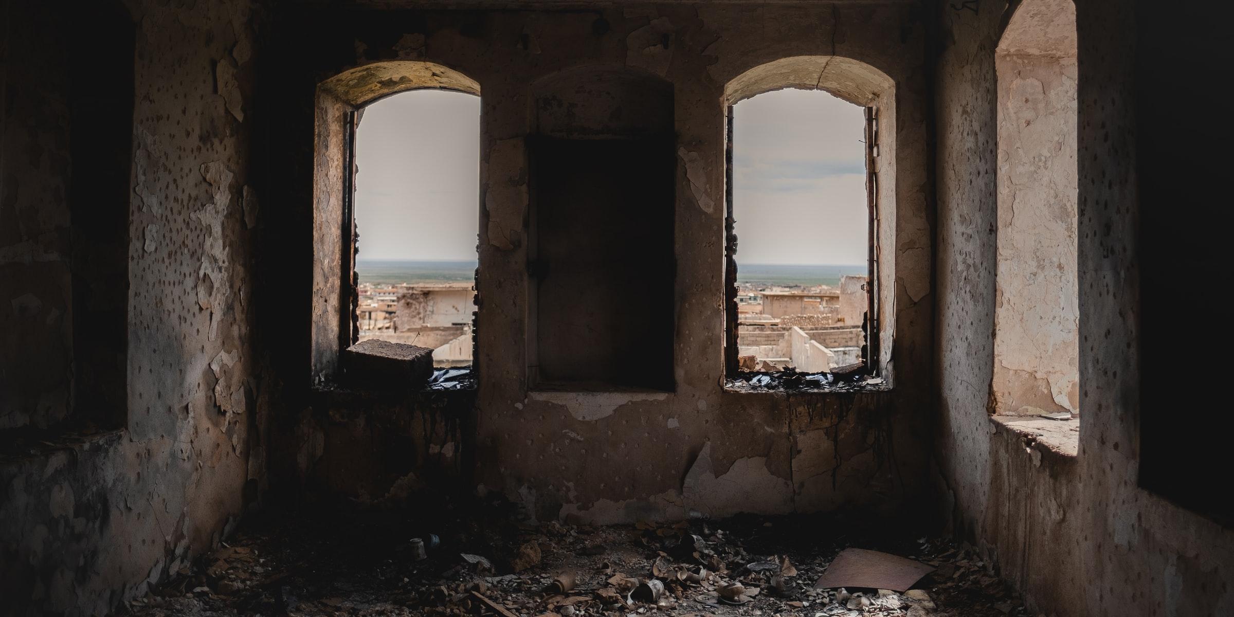 Viele Geflüchtete haben in ihren Heimatländern traumatische Situationen erlebt. Die Flutkatastrophe im vergangenen Sommer hat einige retraumatisiert. Foto: Levi Meir Clancy/unsplash